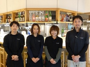 2014.12.26いたわりや（店内スタッフさん）.jpg