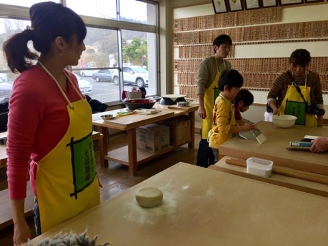 隣の様子が気になる.jpg