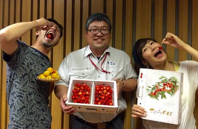 梅雨のジメジメを、フルーツで吹き飛ばそう！！スタジオにさくらんぼ♪