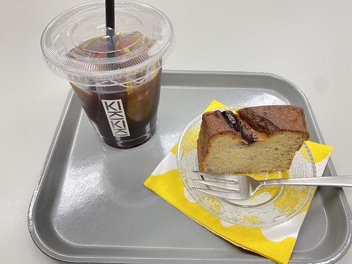 隠れ家カフェで、一杯のコーヒーを！