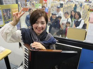 折重由美子さん